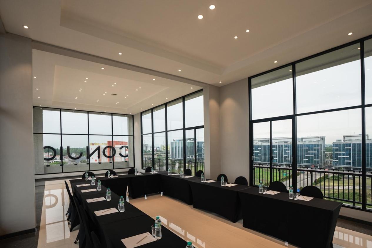 Conjioo Hotel Jakarta Managed By Mhm Tangerang Exterior foto
